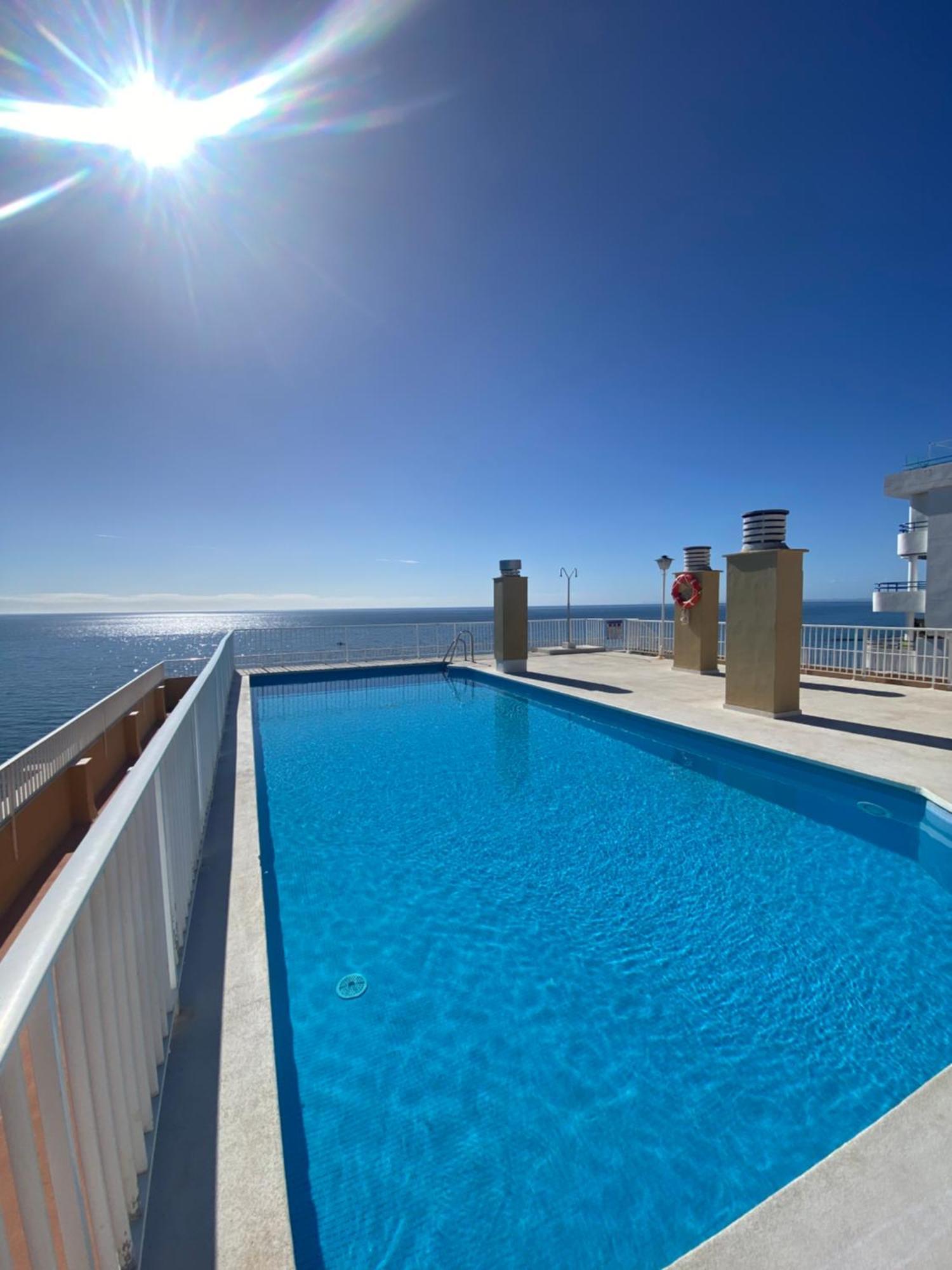 Marbella Beachfront Edificio Mayoral Primera Linea De Playa Y Centro Ciudad Con Barco Opcional Esterno foto