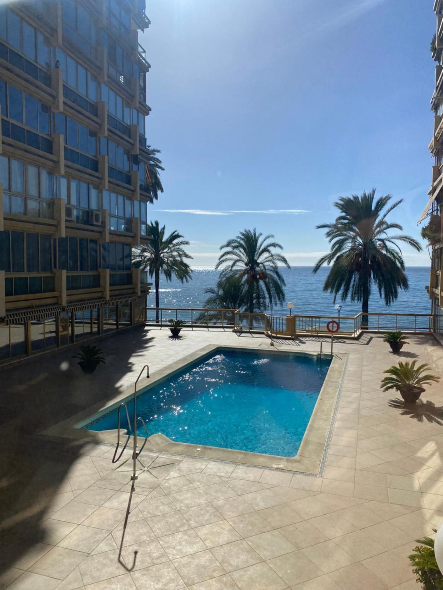 Marbella Beachfront Edificio Mayoral Primera Linea De Playa Y Centro Ciudad Con Barco Opcional Esterno foto