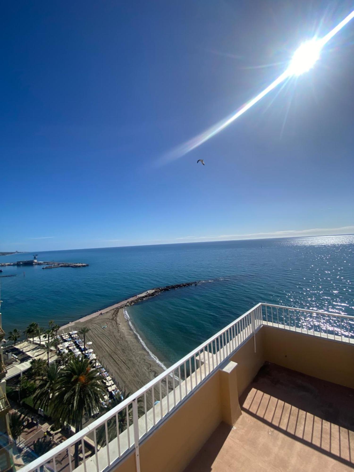 Marbella Beachfront Edificio Mayoral Primera Linea De Playa Y Centro Ciudad Con Barco Opcional Esterno foto