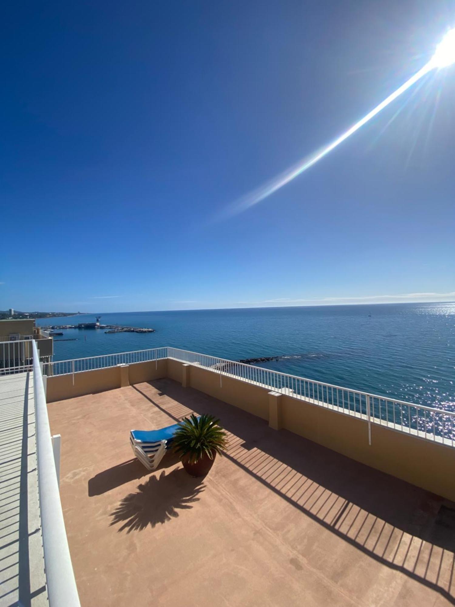 Marbella Beachfront Edificio Mayoral Primera Linea De Playa Y Centro Ciudad Con Barco Opcional Esterno foto